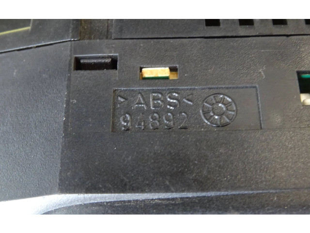 Дисплей MR114346 Mitsubishi Carisma