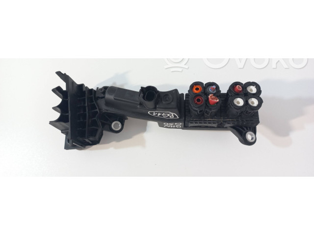 Vstřikovací lišta 300018680011 BMW 5 G30 G31