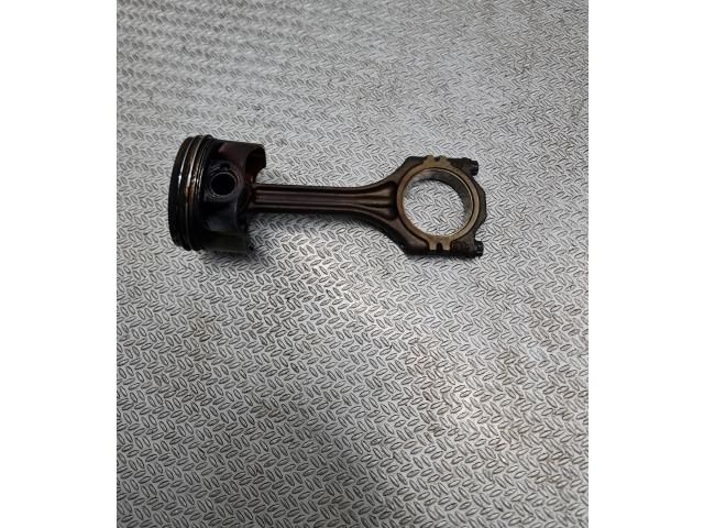  Поршень с шатуном    Audi A3 S3 8P  