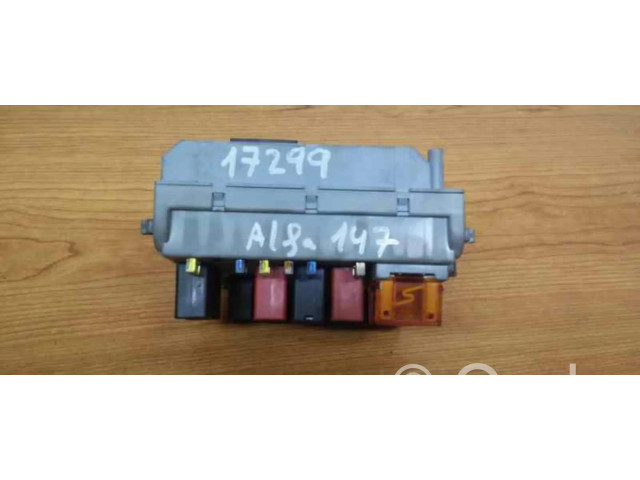 Блок предохранителей 0046802042 Alfa Romeo 166