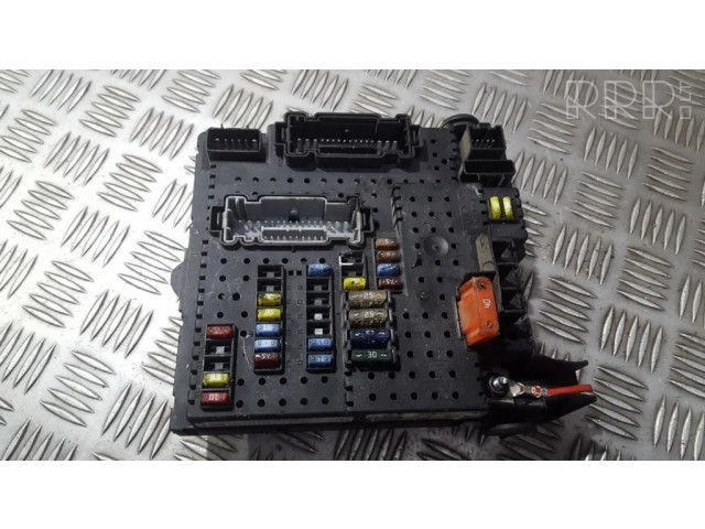 Блок предохранителей 30728512, 05w353 Volvo XC90
