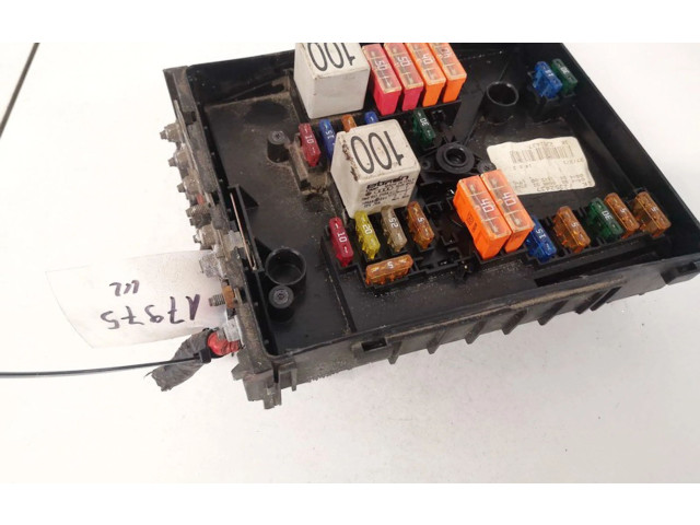 Блок предохранителей 1k0937125a Volkswagen Jetta V