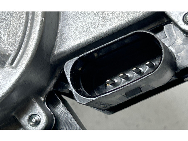 Моторчик заднего дворника 5G0955711C, W000089789    Volkswagen Touran III