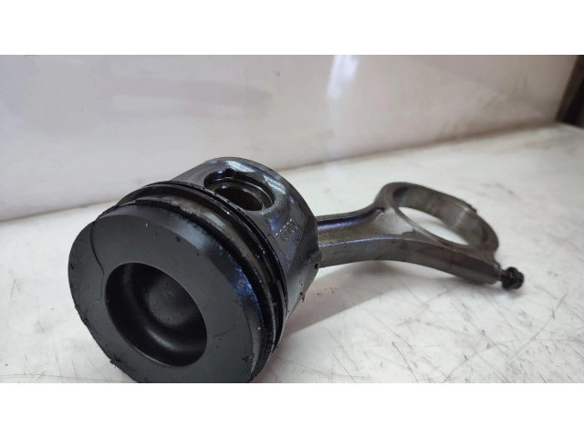 Поршень с шатуном Land Rover Discovery 3 - LR3 для дизельного двигателя 2.7