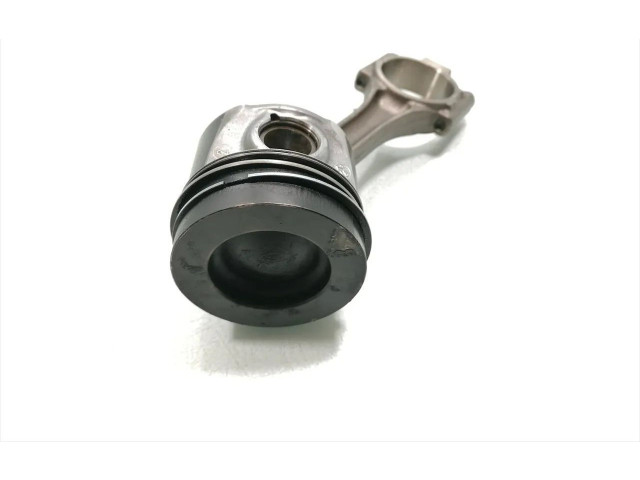  Поршень с шатуном CFWA   Skoda Fabia Mk2 (5J)  