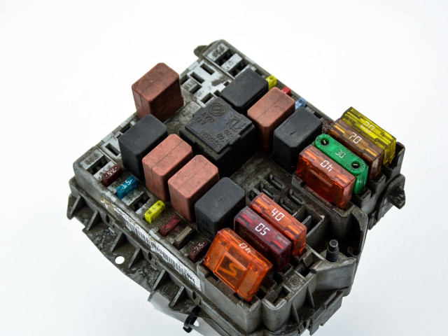 Блок предохранителей 46809993 Fiat Albea