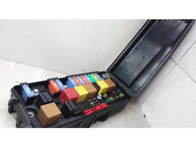 Блок предохранителей 12795732, 519073019 Saab 9-3 Ver2