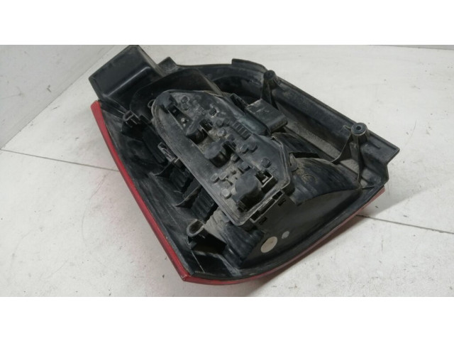 Задний фонарь правый 7H0945096G, PY21W Volkswagen Transporter - Caravelle T5 2003-2015 года