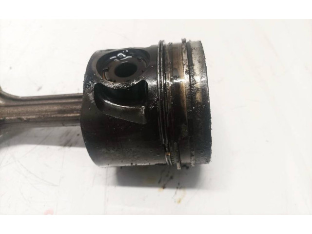 Поршень с шатуном Volvo S80