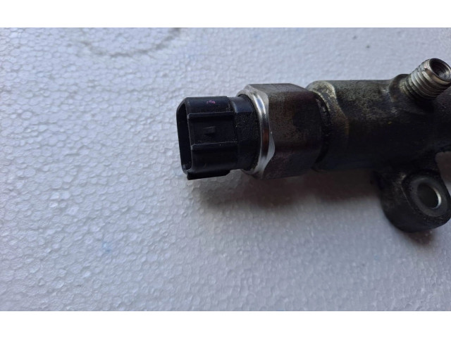 Vstřikovací lišta Toyota Corolla E160 E170 1ND