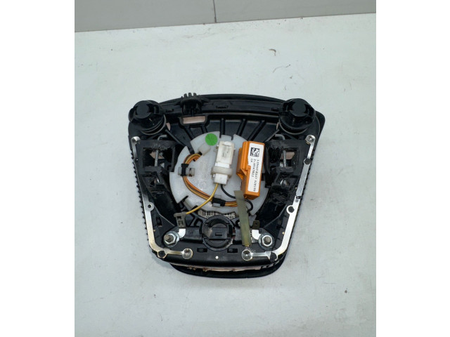 Подушка безопасности водителя 31332820, P31332820 Volvo V70