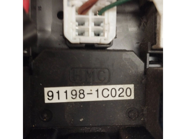 Блок предохранителей 911981C020 Hyundai Getz