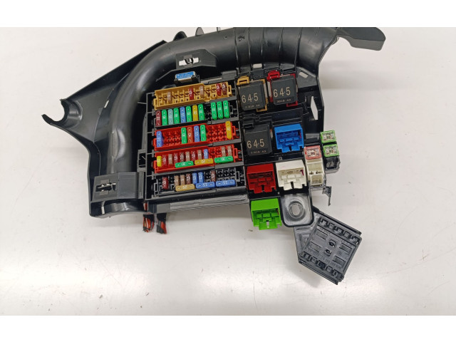 Блок предохранителей Audi A6 S6 C8 4K