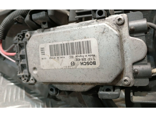 Вентилятор радиатора     30792924, 3135104003    Volvo V70 