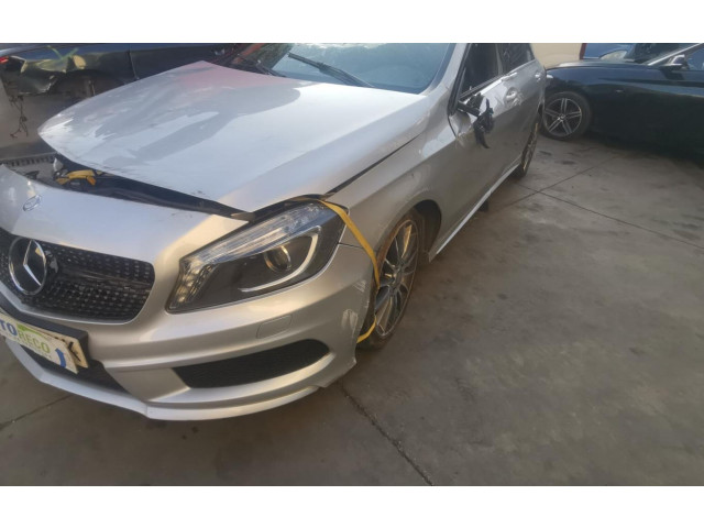 Блок предохранителей    Mercedes-Benz A W176    