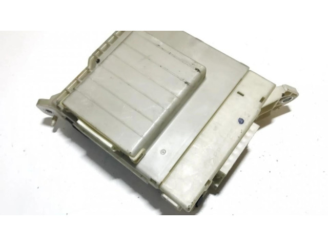 Блок предохранителей 8273053020 Lexus IS 220D-250-350