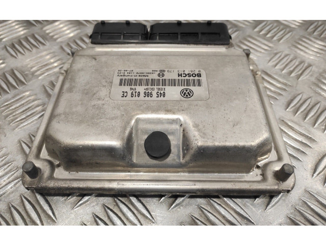 Блок управления двигателя 0281013179, 045906019CE Skoda Fabia Mk2 (5J)