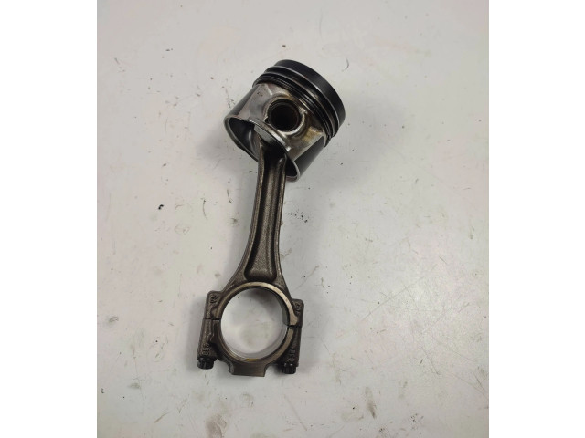 Поршень с шатуном DDY 03LA Skoda Octavia Mk3 (5E)