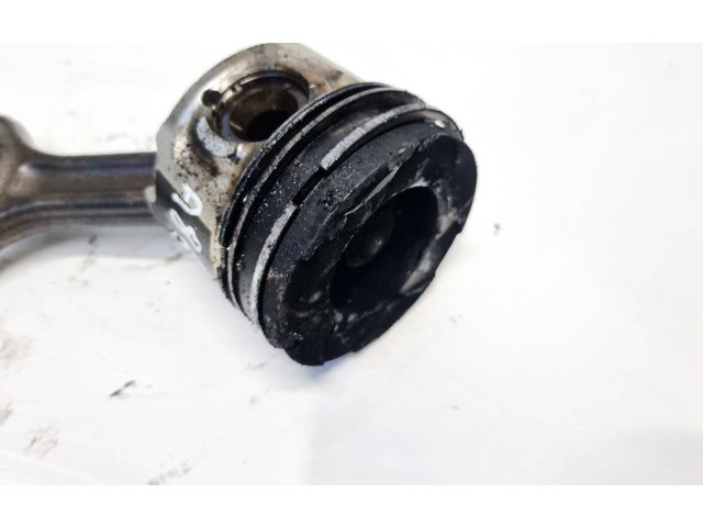 Поршень с шатуном Citroen Xsara Picasso