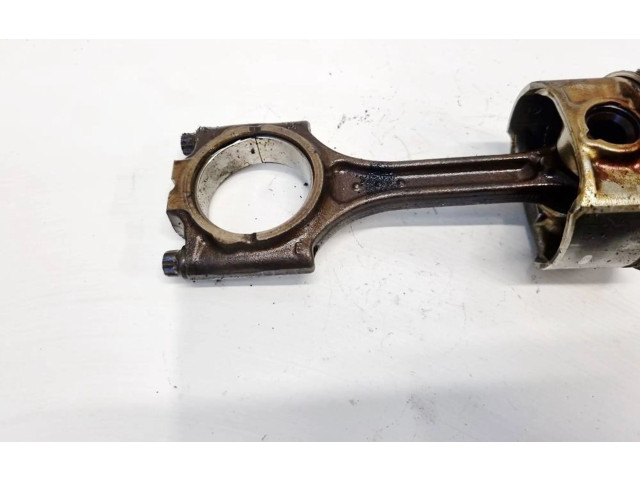 Поршень с шатуном Volvo V70