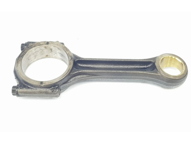 Шатун CRLB 04L105401A, 04L105401A    Skoda Superb B8 (3V)  