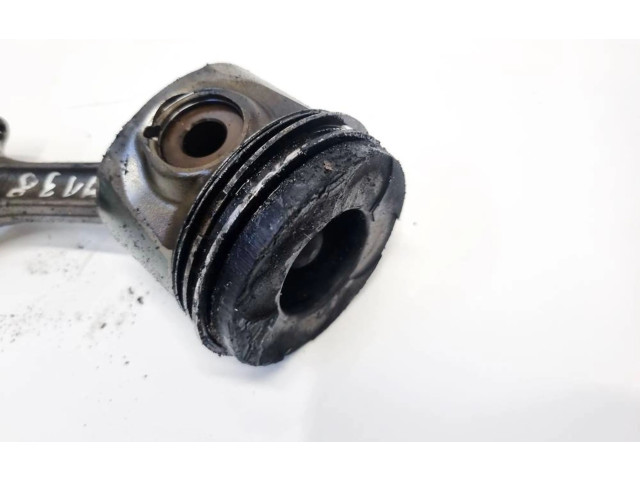 Поршень с шатуном Volvo S60