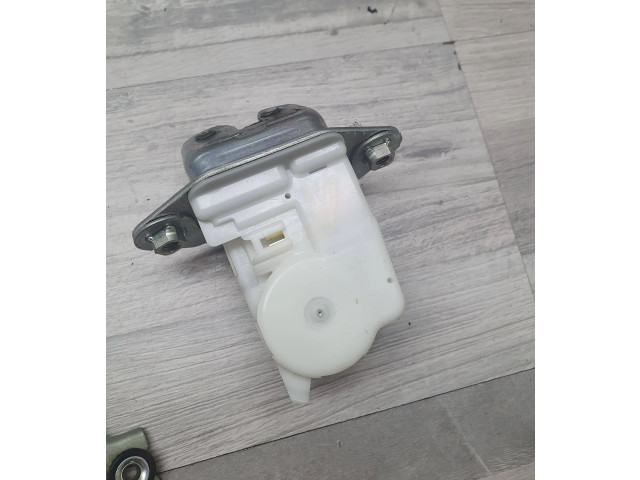 Zámek zadních dveří Subaru Forester SH 2010