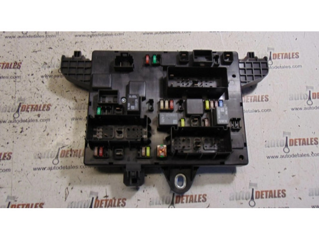 Pojistková skříňka 365927271 Vauxhall Astra 2011