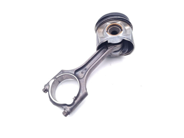 Поршень с шатуном D4204T23 D4204T23 Volvo XC90