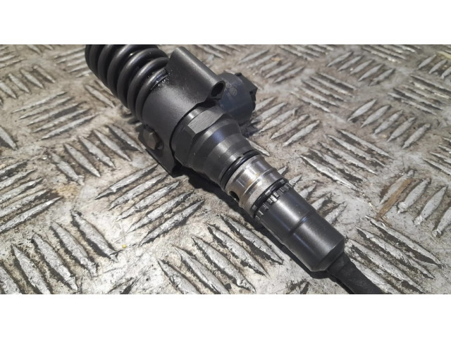 Vstřikovač 03G130073G+, 0414720404 Audi A3 S3 8P pro naftový motor 2.0