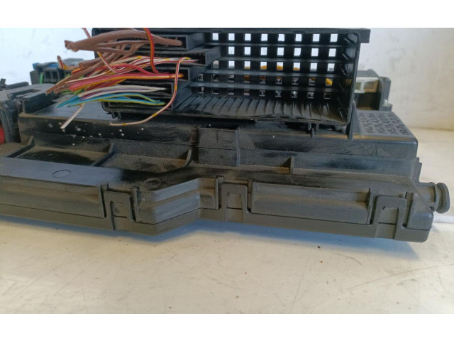 Блок предохранителей 8364542   BMW X3 F25    