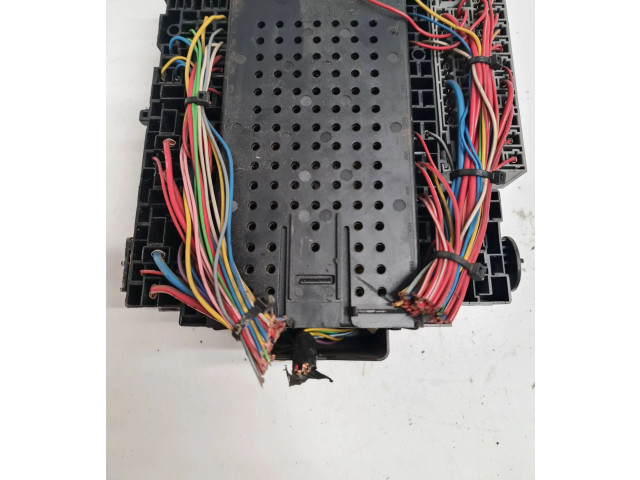 Блок предохранителей  9401802, 0437838   Volvo V70    