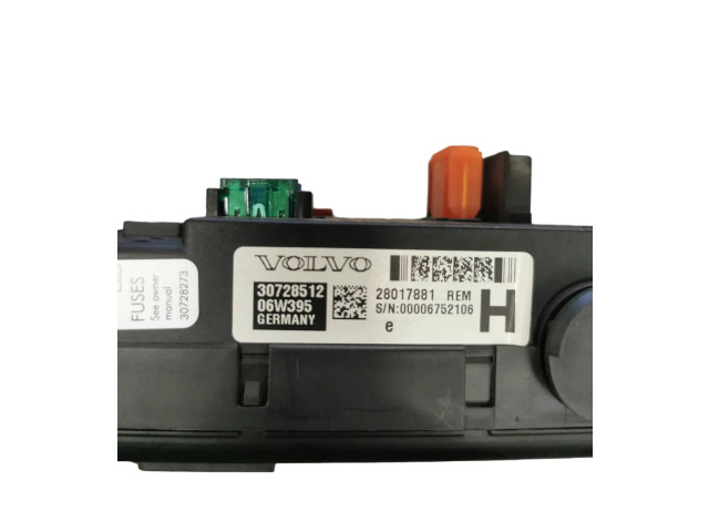 Блок предохранителей 30728512, 28017881   Volvo XC90    