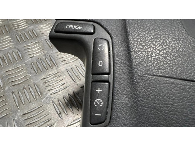 Подушка безопасности водителя 586000490233   Volvo V70