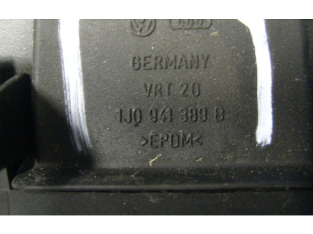 Блок предохранителей  1J0941389B   Audi A3 S3 8L    