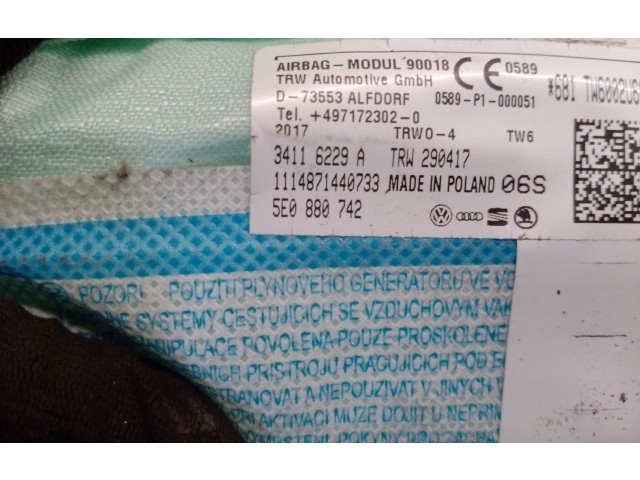 Подушка безопасности двери 5E0880742   Skoda Octavia Mk3 (5E)