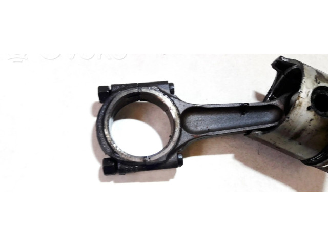 Píst Citroen Berlingo pro benzínový motor 1.8