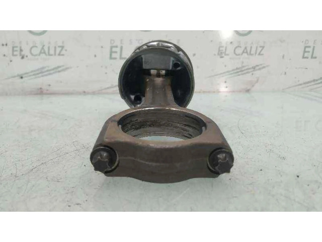 Píst Citroen C4 I 1.6