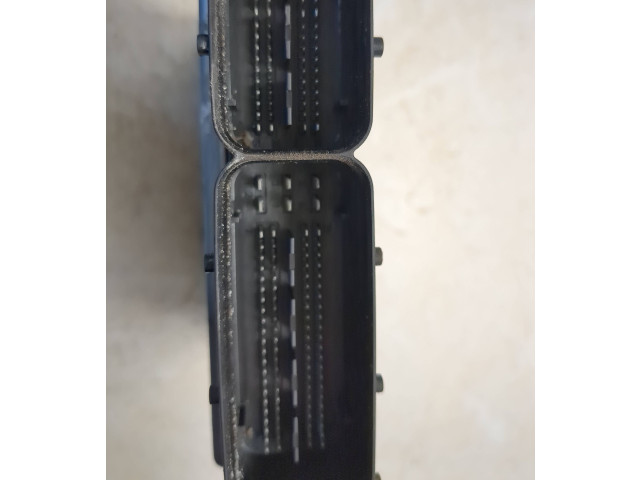 Блок управления двигателя 03F906070HK, 5WP44826 Skoda Fabia Mk2 (5J)