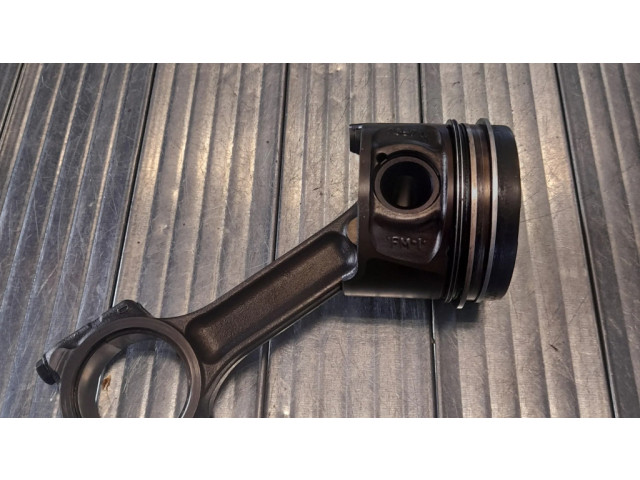 Píst 7657 Dacia Duster pro naftový motor 1.5