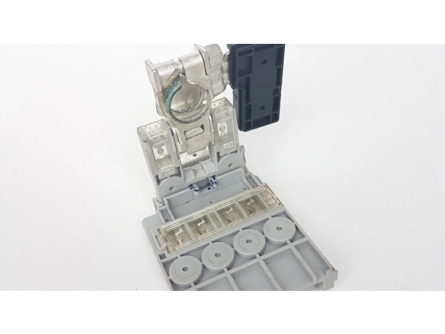 Узел подключения плюсовых проводов