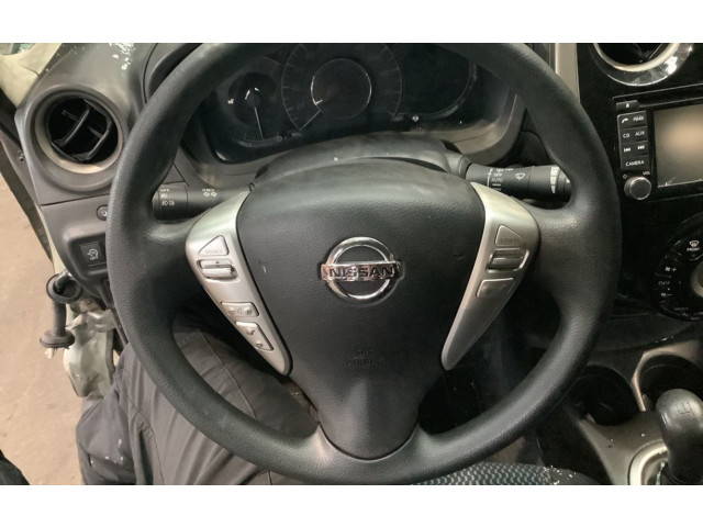 Volant Nissan Note (E12) 2013