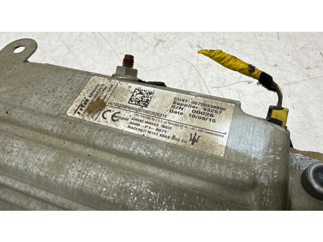 Подушка безопасности для колен 06700338890 Maserati Ghibli