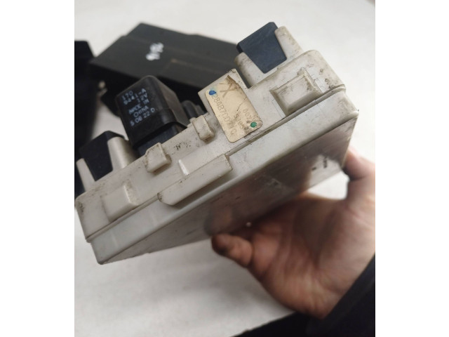 Pojistková skříňka 7154708230, 284B97Y000 Nissan Murano Z50 2006