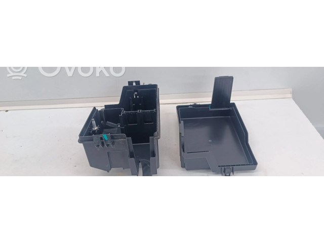 Блок предохранителей 243805284R, 243127363R Dacia Spring