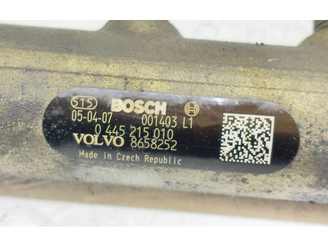 Топливная рампа 8658252   Volvo V70  