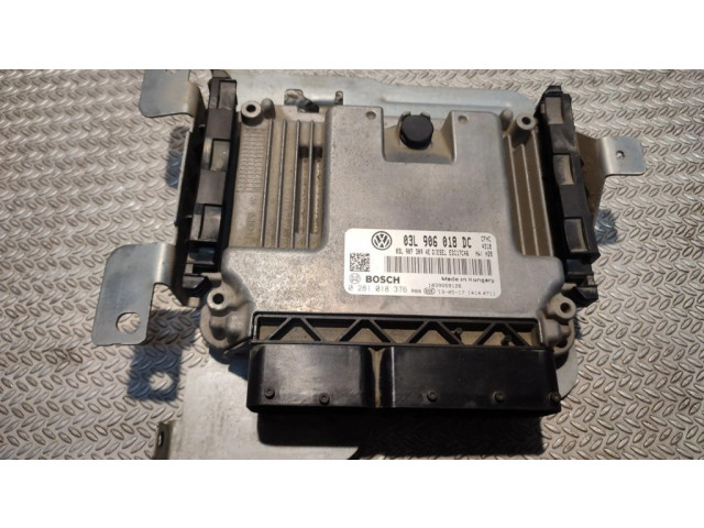 Řídící jednotka 03L906018DC Volkswagen Caddy 2013