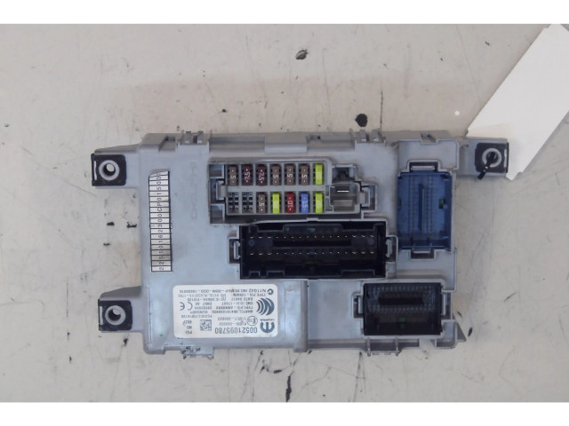   Pojistková skříňka    Fiat Qubo 2007