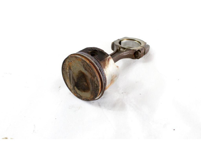 Поршень с шатуном 7701476393 Dacia Sandero