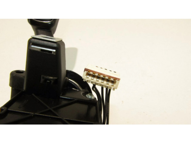 Мултифункционный включатель управления / ручка